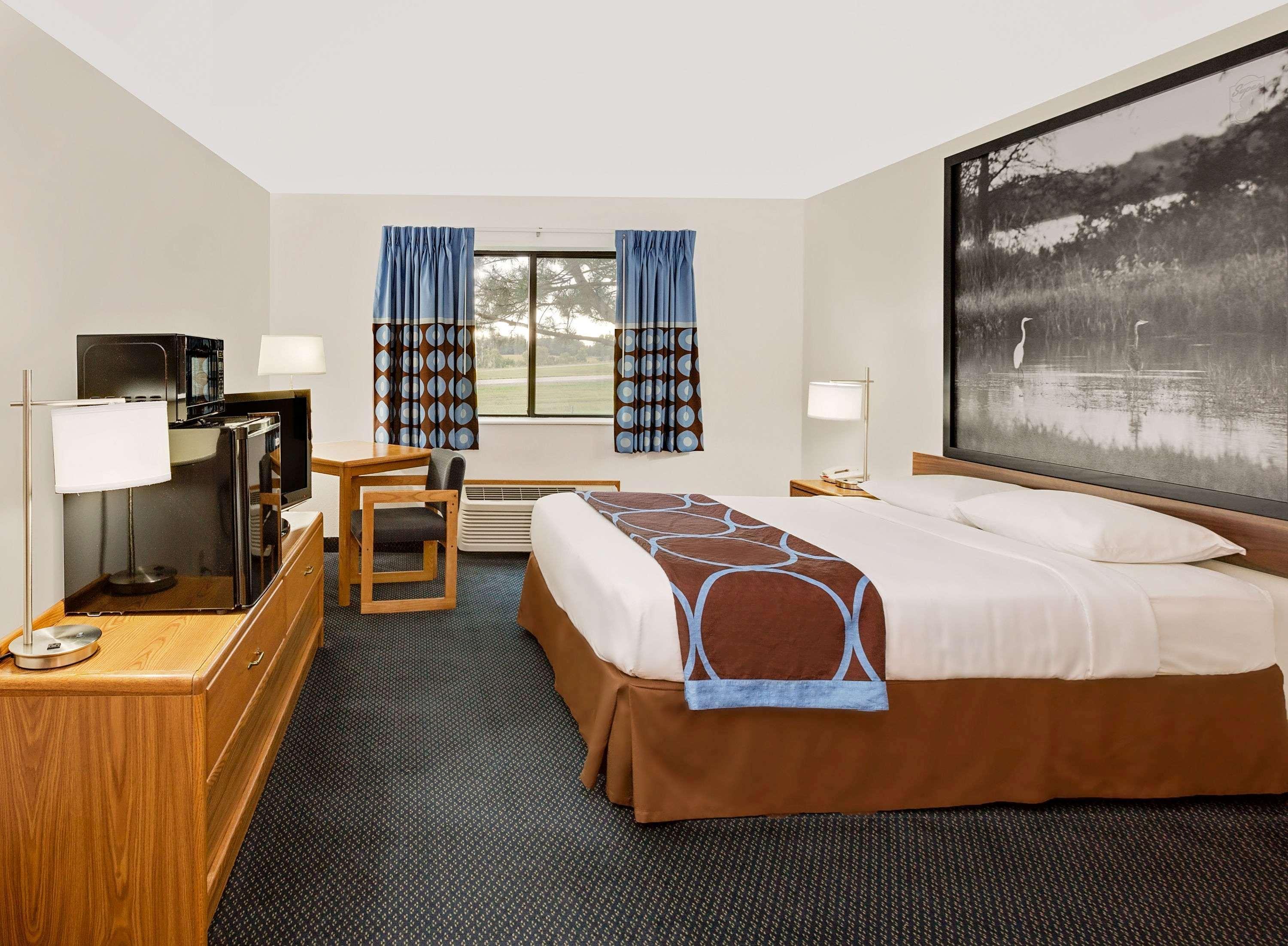 Super 8 By Wyndham St. James Exterior foto