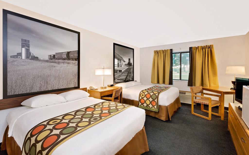 Super 8 By Wyndham St. James Exterior foto
